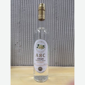 Водка Аяс тутовая 40% 0,5л