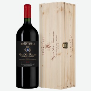 Вино Tenuta Regaleali Cabernet Sauvignon Vigna San Francesco в подарочной упаковке, Tasca d Almerita, 2018, 1.5 л, 1.5 л